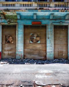 Fans in old Havana
