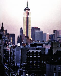 The medium appears like picturesque dreamscapes of abstract city-scenes. Rising from real snapshots, in postpoduction WP extracts the essence of the " urban vibe" , the individual impressions of a modern Metropolis and its constant buzz