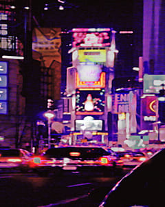 The medium appears like picturesque dreamscapes of abstract city-scenes. Rising from real snapshots, in postpoduction WP extracts the essence of the " urban vibe" , the individual impressions of a modern Metropolis and its constant buzz