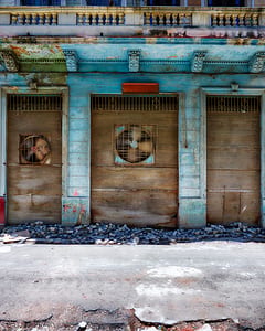 Fans in old Havana
