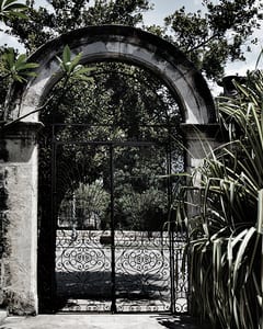 House of Mercedes - entrance