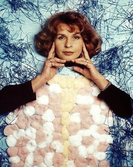 Senta Berger ist eine deutsche Schauspielerin, die in vielen internationalen und Hollywood Produktionen zu sehen ist