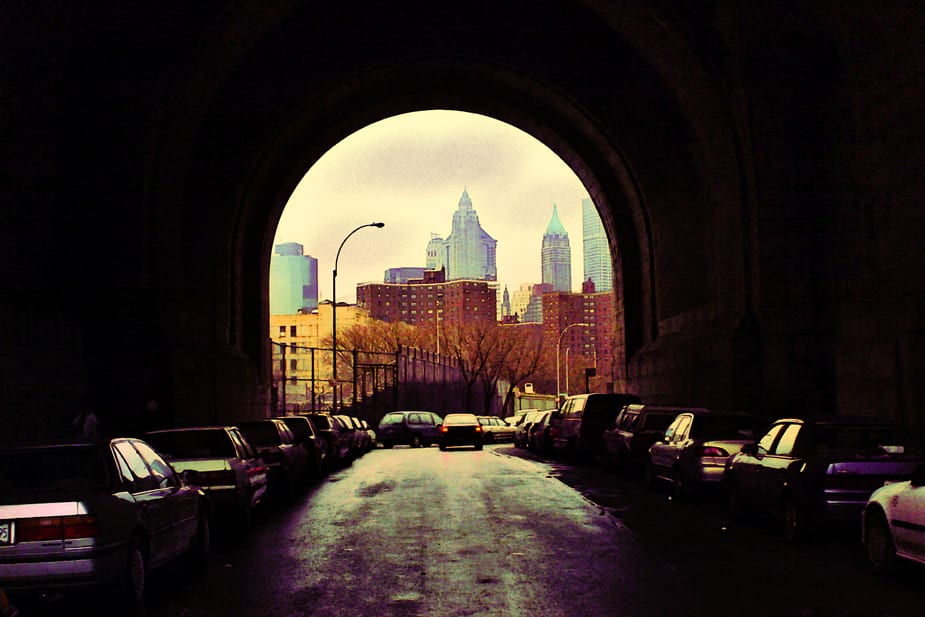 The medium appears like picturesque dreamscapes of abstract city-scenes. Rising from real snapshots, in postpoduction WP extracts the essence of the " urban vibe" , the individual impressions of a modern Metropolis and its constant buzz